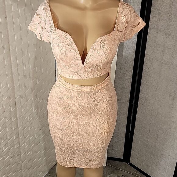 GLARE LACE SHORT SLEEVE V-NECK WOMEN"S DRESS - Picture 10 of 14